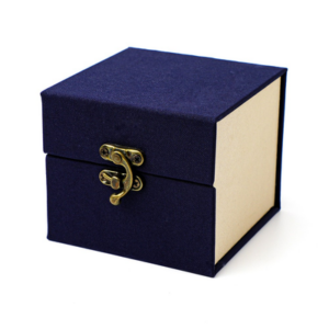 Linen-Texture Navy Clasp Gift Box for Jewelry